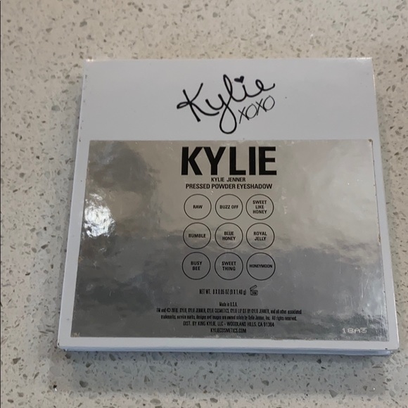 Kylie Cosmetics - Blue Honey Palette - Picture 3 of 3
